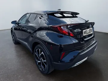 Car image 3