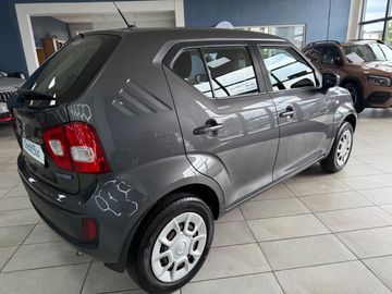 Car image 4