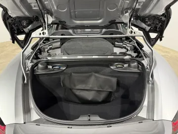 Car image 30