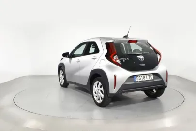 Car image 2