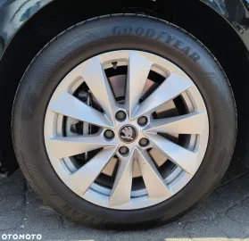Car image 29