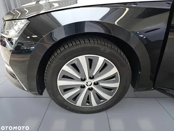 Car image 35