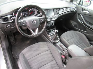 Car image 12