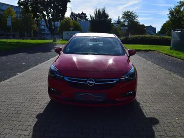 Car image 3