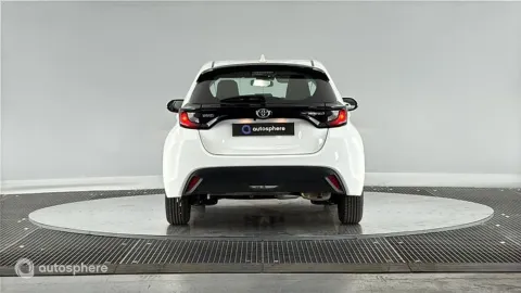 Car image 5