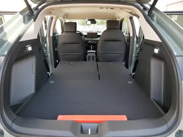 Car image 25
