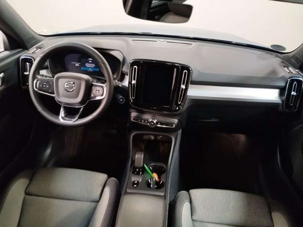 Volvo XC40 Core 120 kW image number 3