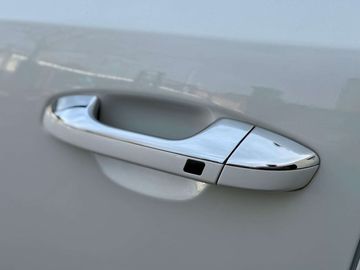 Car image 36