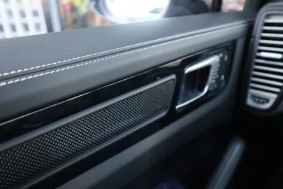 Car image 37
