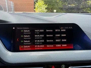 Car image 30