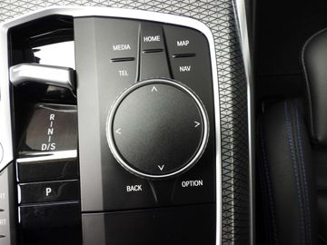 Car image 37