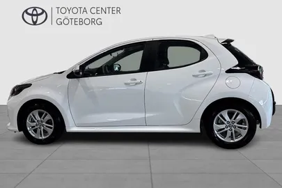 Car image 5