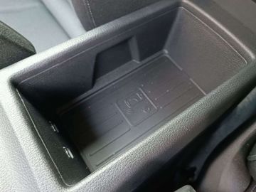 Car image 36