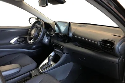 Car image 5