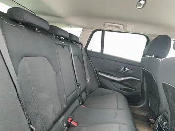 Car image 33