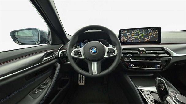 BMW 520d Touring xDrive 140 kW image number 10