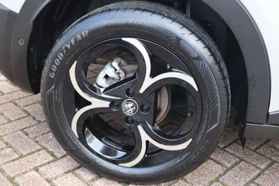 Car image 33