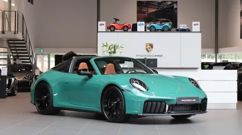 Car image 3
