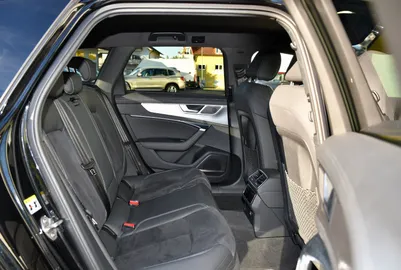 Car image 29