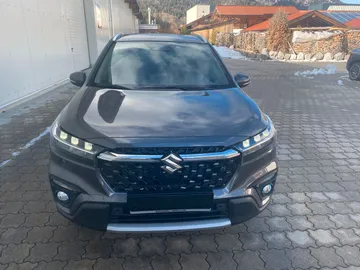 Car image 3