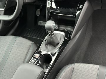 Car image 13