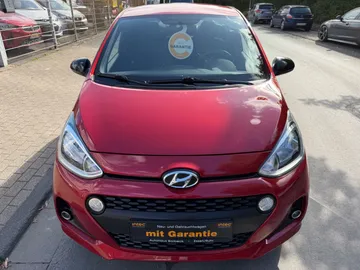 Car image 3