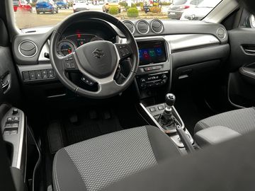 Car image 14