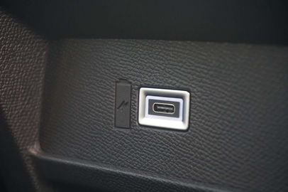 Car image 38