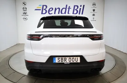 Car image 4