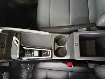 Car image 27