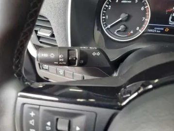 Car image 40