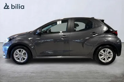 Car image 4