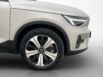 Car image 37
