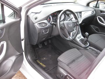 Car image 9