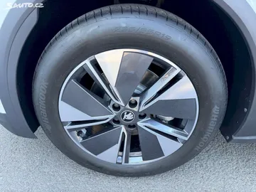Car image 35