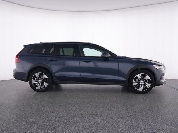 Volvo V60 Cross Country AWD B4 145 kW image number 16