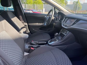 Car image 10