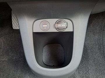 Car image 36