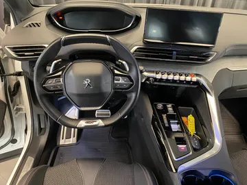 Car image 38