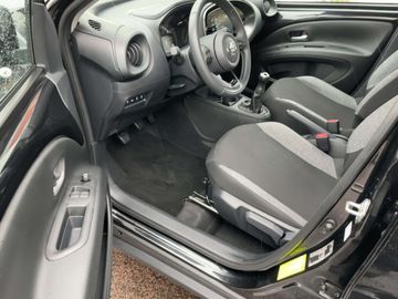 Car image 10