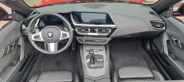 Car image 4