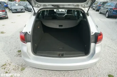 Car image 32