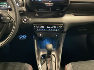 Car image 15