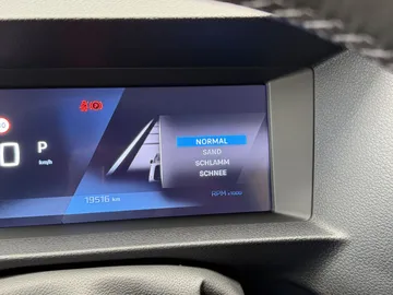 Car image 33