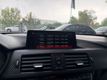 Car image 32