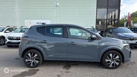 Car image 4