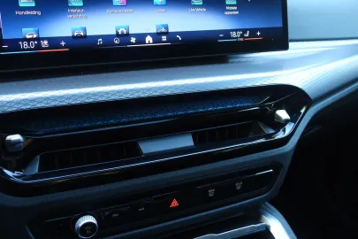 Car image 42