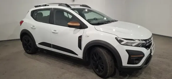 Car image 19