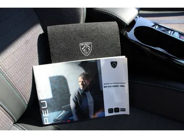 Car image 24