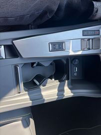Car image 38